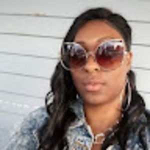 Meet your Posher, Briya